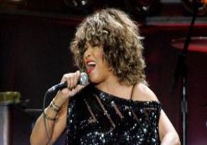 Tina Turner Süper Babaanne ABD yi Kızdıracak!